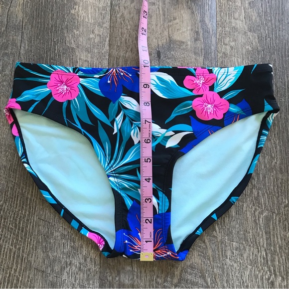 Dick's Sporting Goods Amelia Bikini Bottom Tropic Floral Jogger - Picture 5 of 7